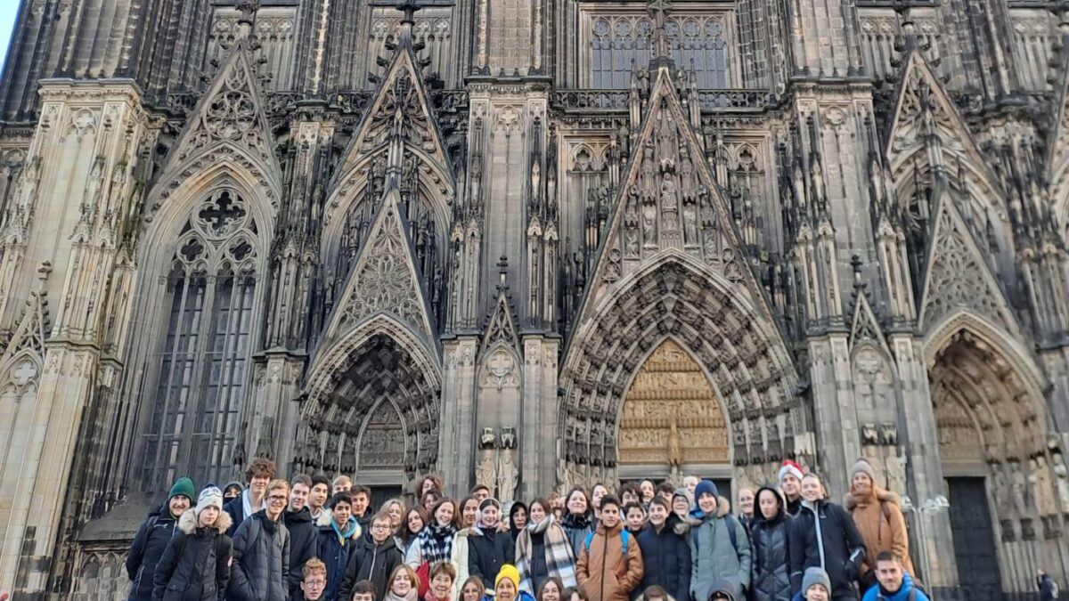 Les germanistes devant la cathédrale de Köln / Cologne.